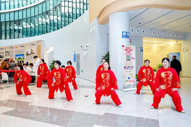0名专家为松江市民提供免费的医疗服务AG真人来自全市46家医疗机构的11(图2)